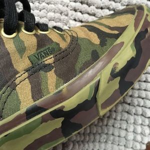 Vans Camouflage Era
